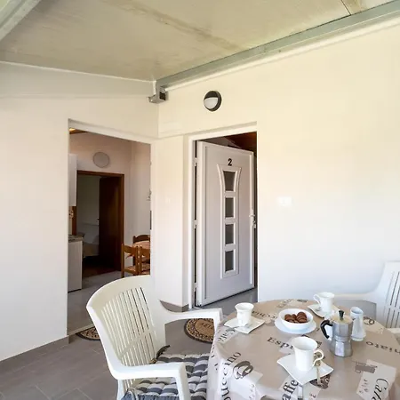 Mirela Apartman *