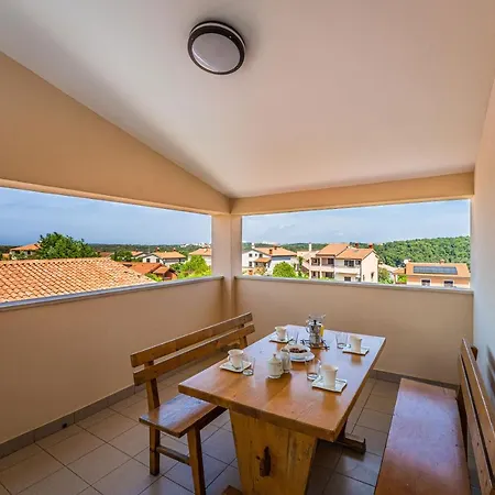 Apartman Mirela *