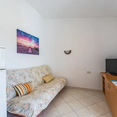 Mirela Apartment *