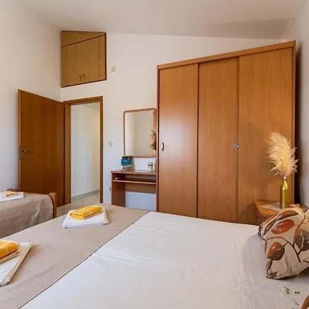 Mirela Apartment *