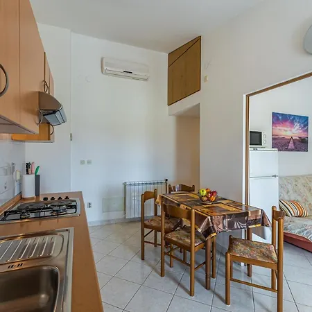 Mirela Apartment