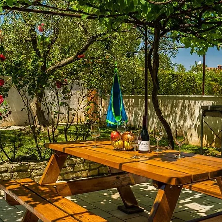 Mirela Apartment